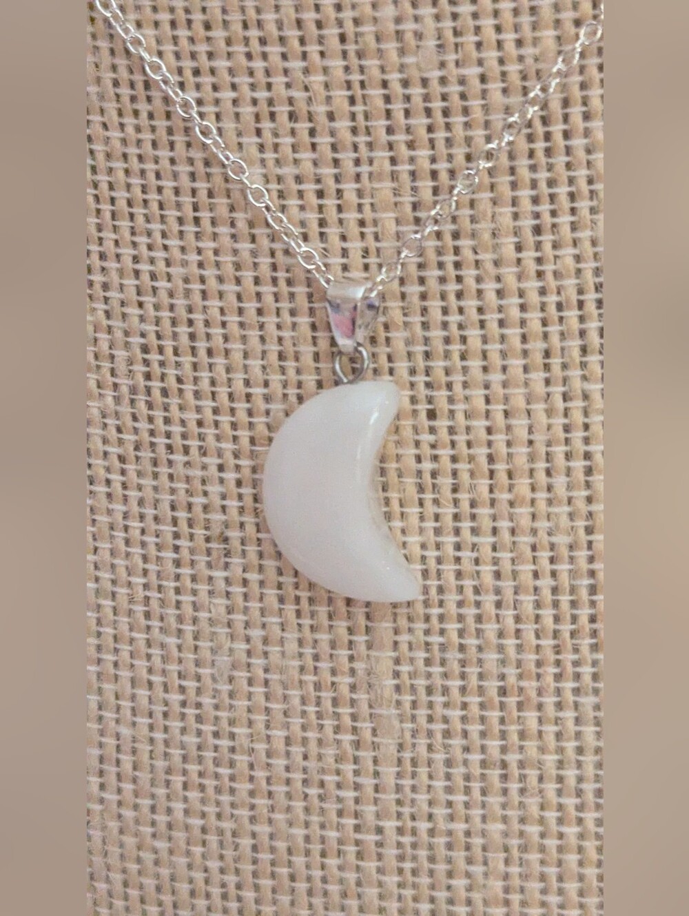 Quartz Crystal Crescent Moon White Pendant On 925 Plate Chain P61526-09